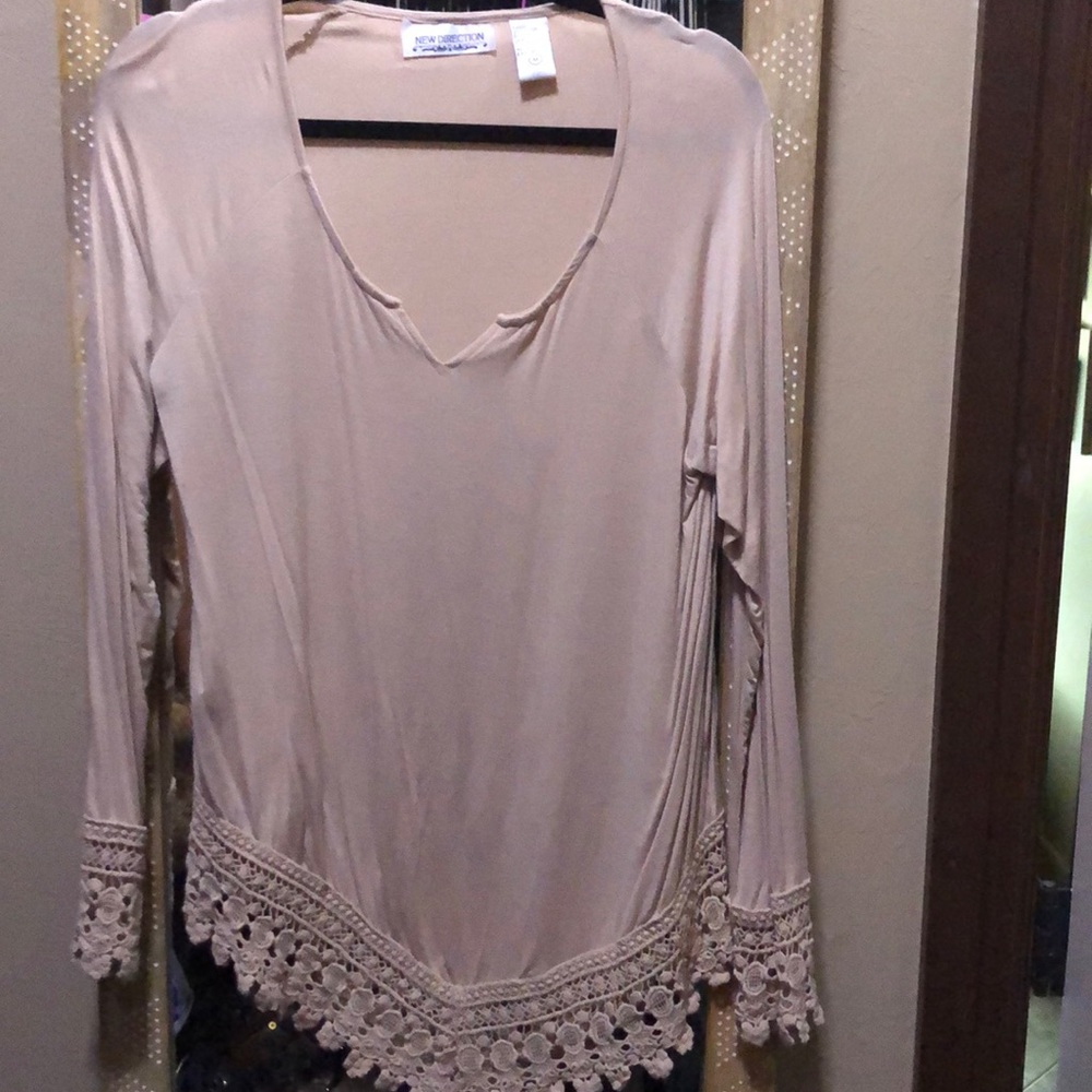 Lace detail top